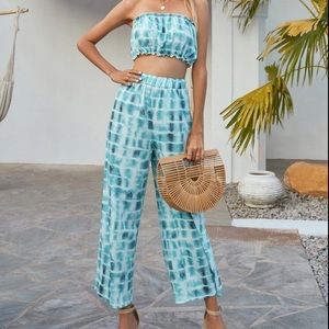 EUC ‼️ Turquoise Two Piece Tie Dye Bandeau Set
